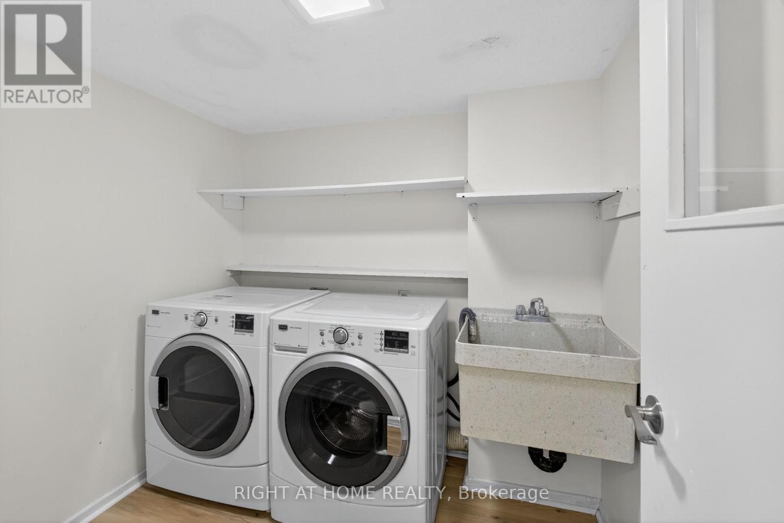 2311 Stonehenge Crescent, Ottawa, Ontario  K1B 4N7 - Photo 26 - X12479715