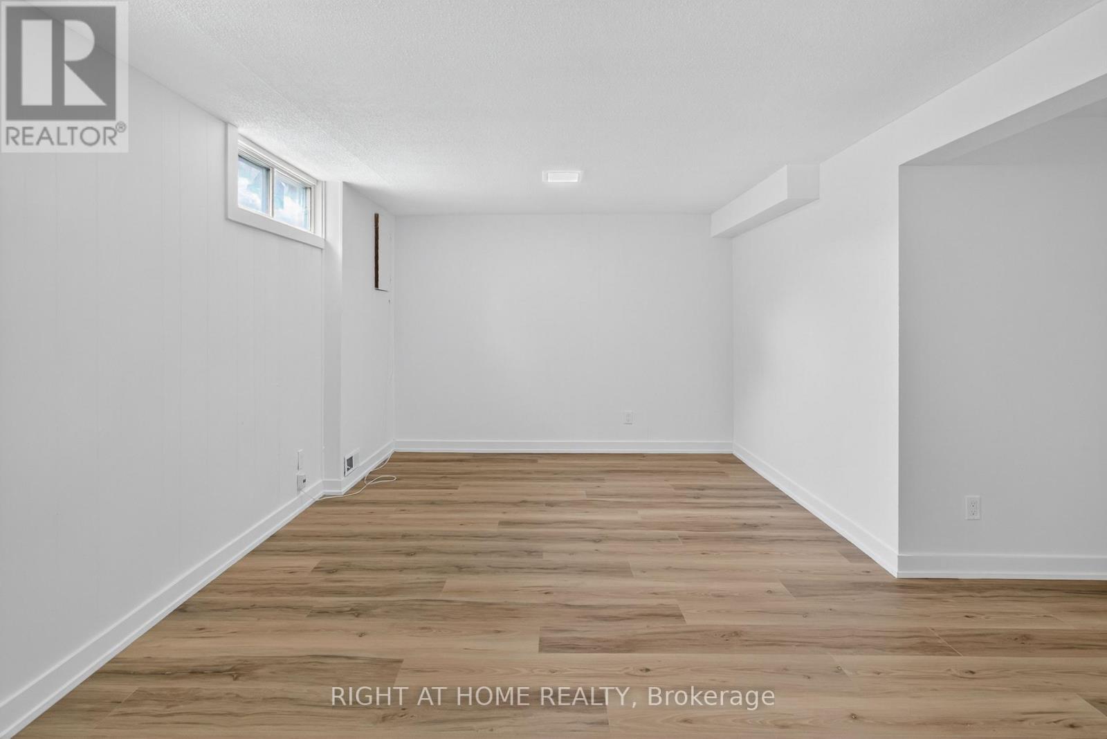 2311 Stonehenge Crescent, Ottawa, Ontario  K1B 4N7 - Photo 30 - X12479715
