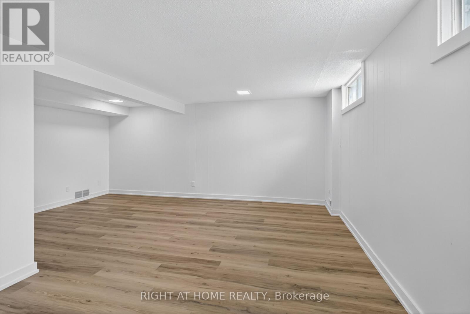 2311 Stonehenge Crescent, Ottawa, Ontario  K1B 4N7 - Photo 31 - X12479715