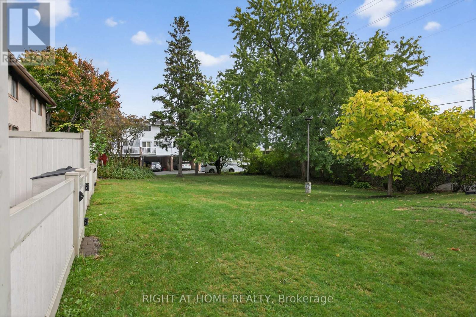 2311 Stonehenge Crescent, Ottawa, Ontario  K1B 4N7 - Photo 36 - X12479715