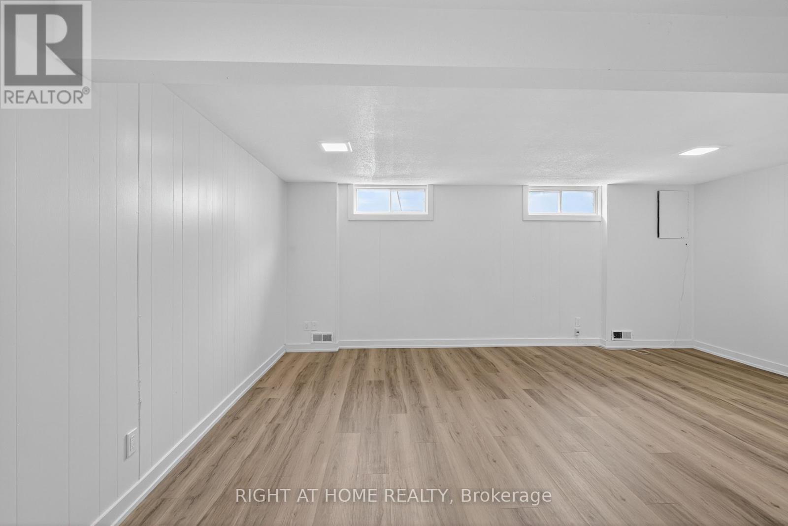 2311 Stonehenge Crescent, Ottawa, Ontario  K1B 4N7 - Photo 28 - X12479715