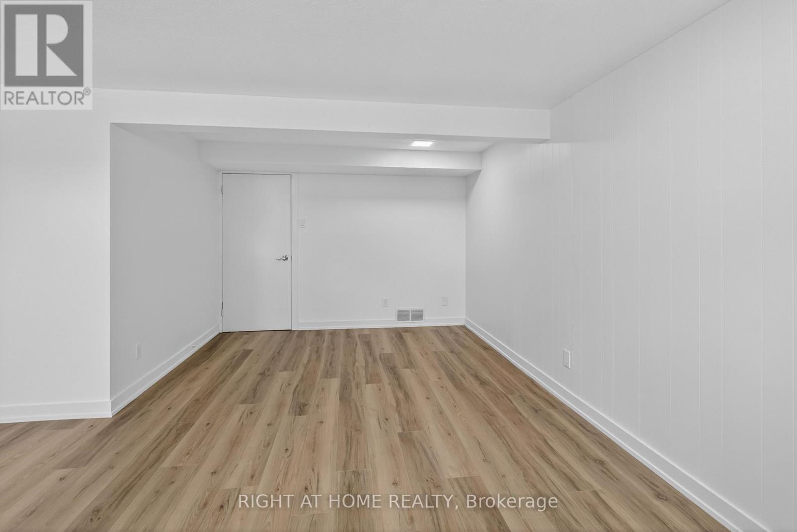 2311 Stonehenge Crescent, Ottawa, Ontario  K1B 4N7 - Photo 32 - X12479715