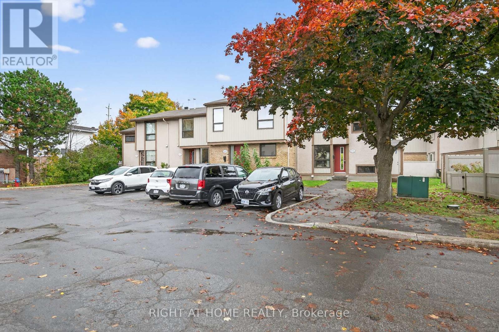 2311 Stonehenge Crescent, Ottawa, Ontario  K1B 4N7 - Photo 37 - X12479715