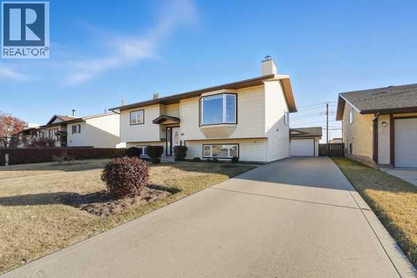 69 Hallgren Avenue, Red Deer, Alberta  T4N 6P1 - Photo 3 - A2266457