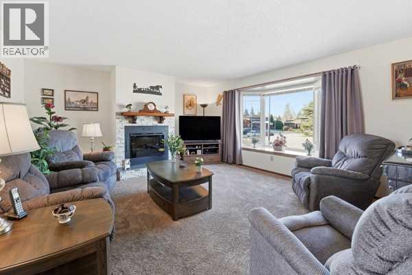 69 Hallgren Avenue, Red Deer, Alberta  T4N 6P1 - Photo 5 - A2266457