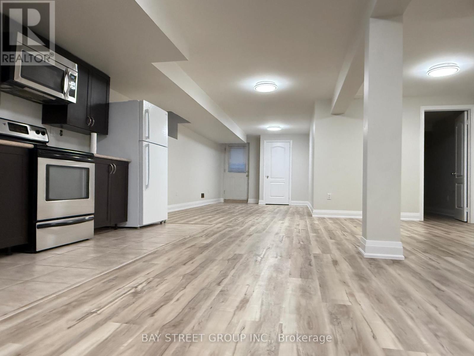 Bsmt 623 16th Avenue, Richmond Hill, Ontario  L4C 7A8 - Photo 3 - N12463869