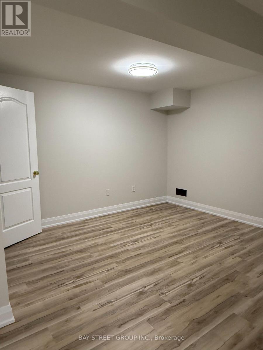 Bsmt 623 16th Avenue, Richmond Hill, Ontario  L4C 7A8 - Photo 8 - N12463869