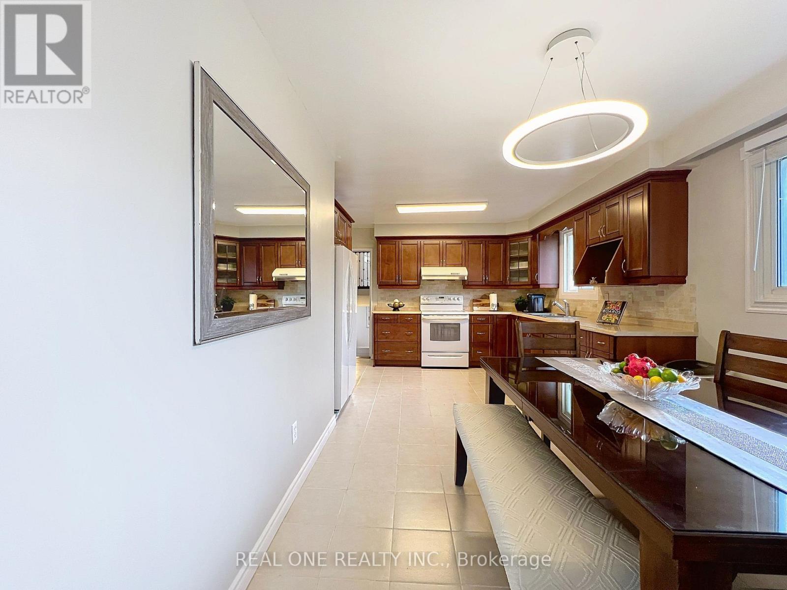 2 James Gray Drive, Toronto, Ontario  M2H 1N9 - Photo 27 - C12481645
