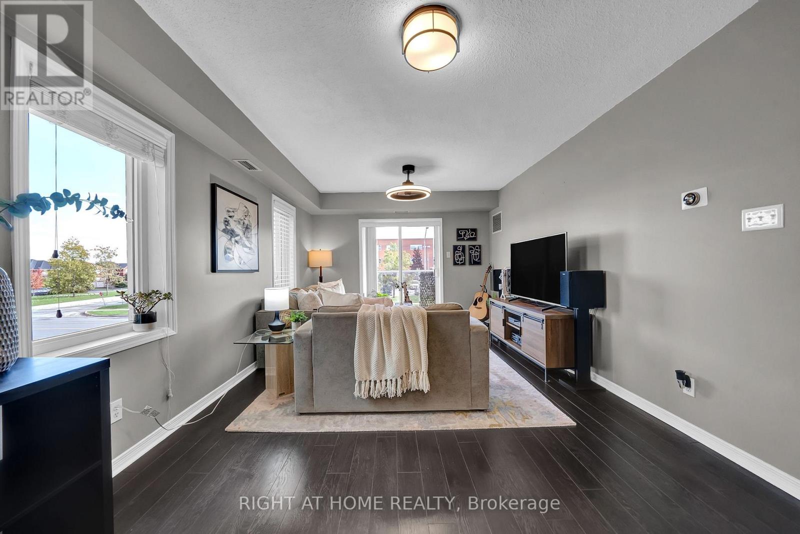 205 - 132 Aspen Springs Drive, Clarington, Ontario  L1C 0H1 - Photo 6 - E12481684