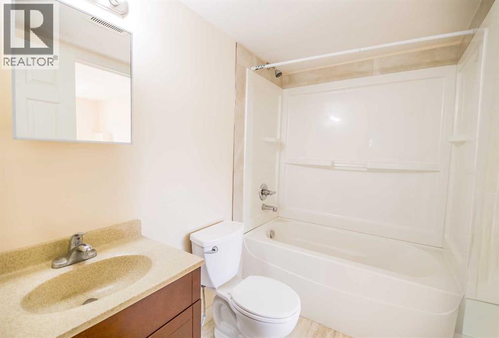 146 Newton Drive, Penhold, Alberta  T0M 1R0 - Photo 11 - A2257366