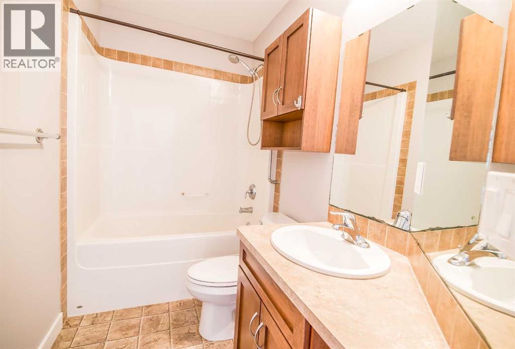 146 Newton Drive, Penhold, Alberta  T0M 1R0 - Photo 7 - A2257366