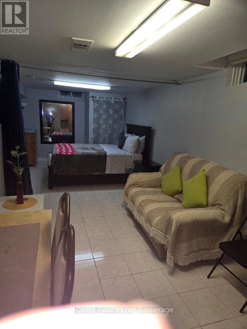 Apt - 1659 Summergrove (Bsmt) Crescent, Mississauga, Ontario  L5M 3Z6 - Photo 6 - W12481643