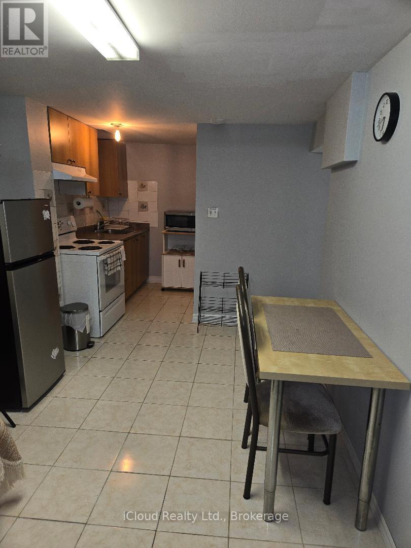 Apt - 1659 Summergrove (Bsmt) Crescent, Mississauga, Ontario  L5M 3Z6 - Photo 7 - W12481643