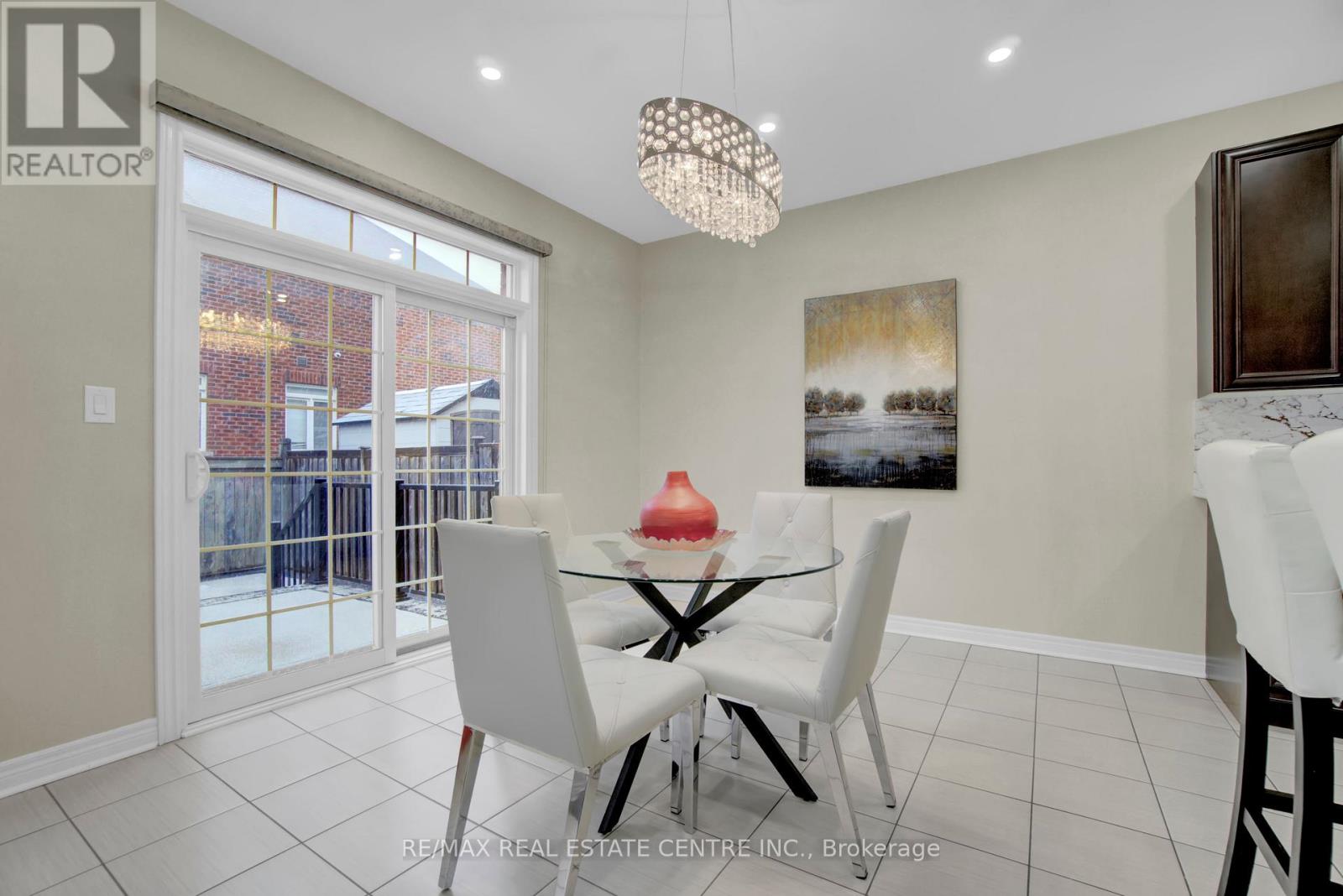 28 Plentywood Drive, Brampton, Ontario  L6Y 0C1 - Photo 14 - W12481650