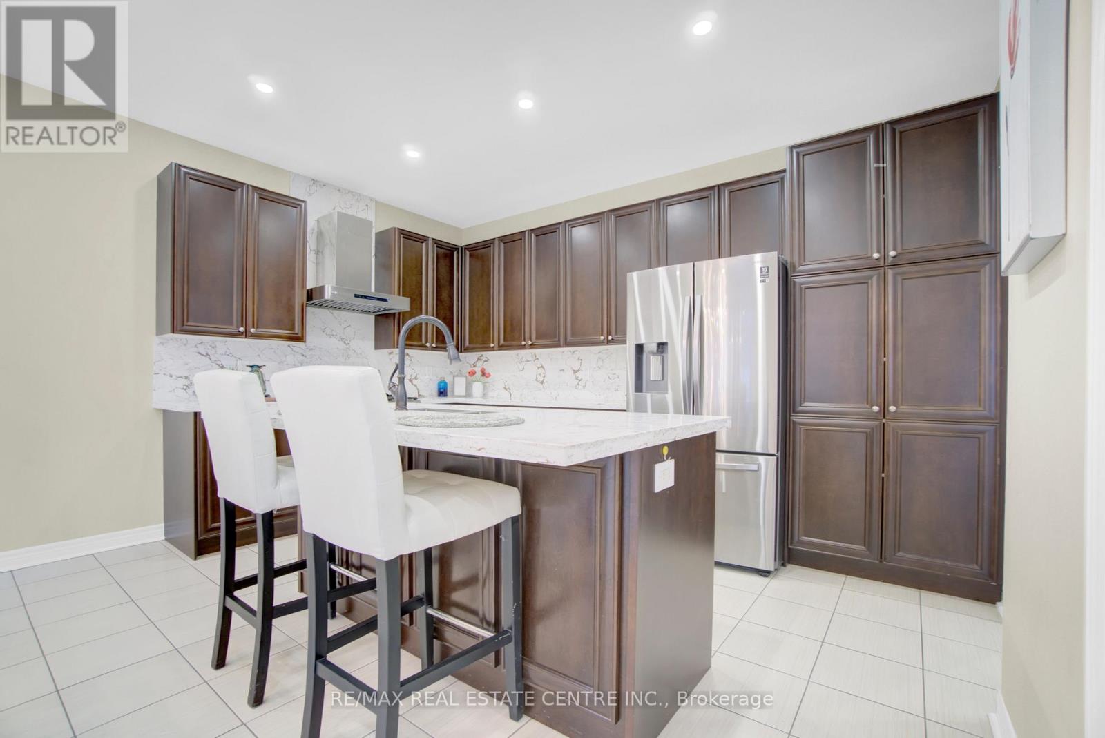 28 Plentywood Drive, Brampton, Ontario  L6Y 0C1 - Photo 16 - W12481650