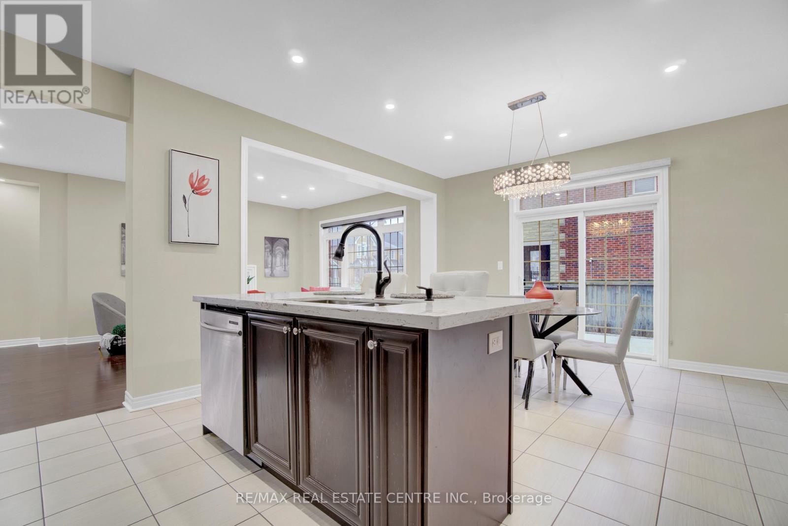 28 Plentywood Drive, Brampton, Ontario  L6Y 0C1 - Photo 17 - W12481650