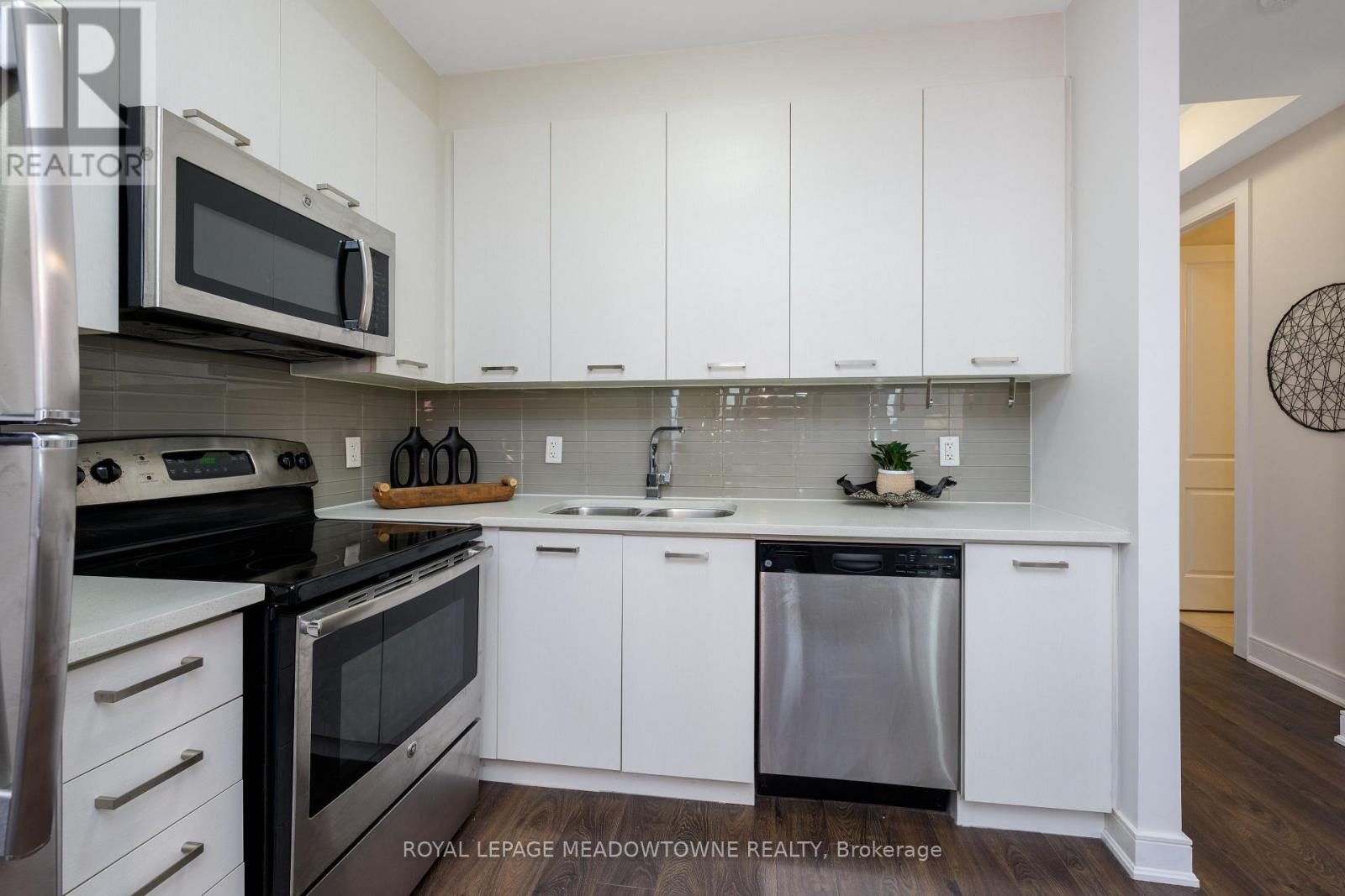 505 - 150 Main Street W, Hamilton, Ontario  L8P 1H8 - Photo 14 - X12481647