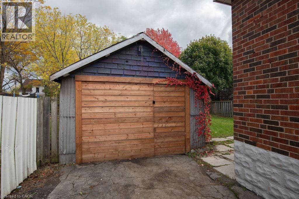 25 West 3rd Street, Hamilton, Ontario  L9C 3J8 - Photo 3 - 40781170
