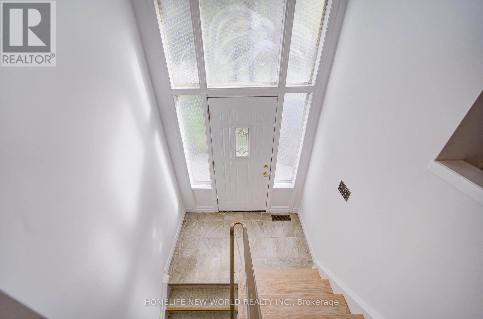 86 Tuscarora Drive, Toronto, Ontario  M2H 2K3 - Photo 4 - C12479665