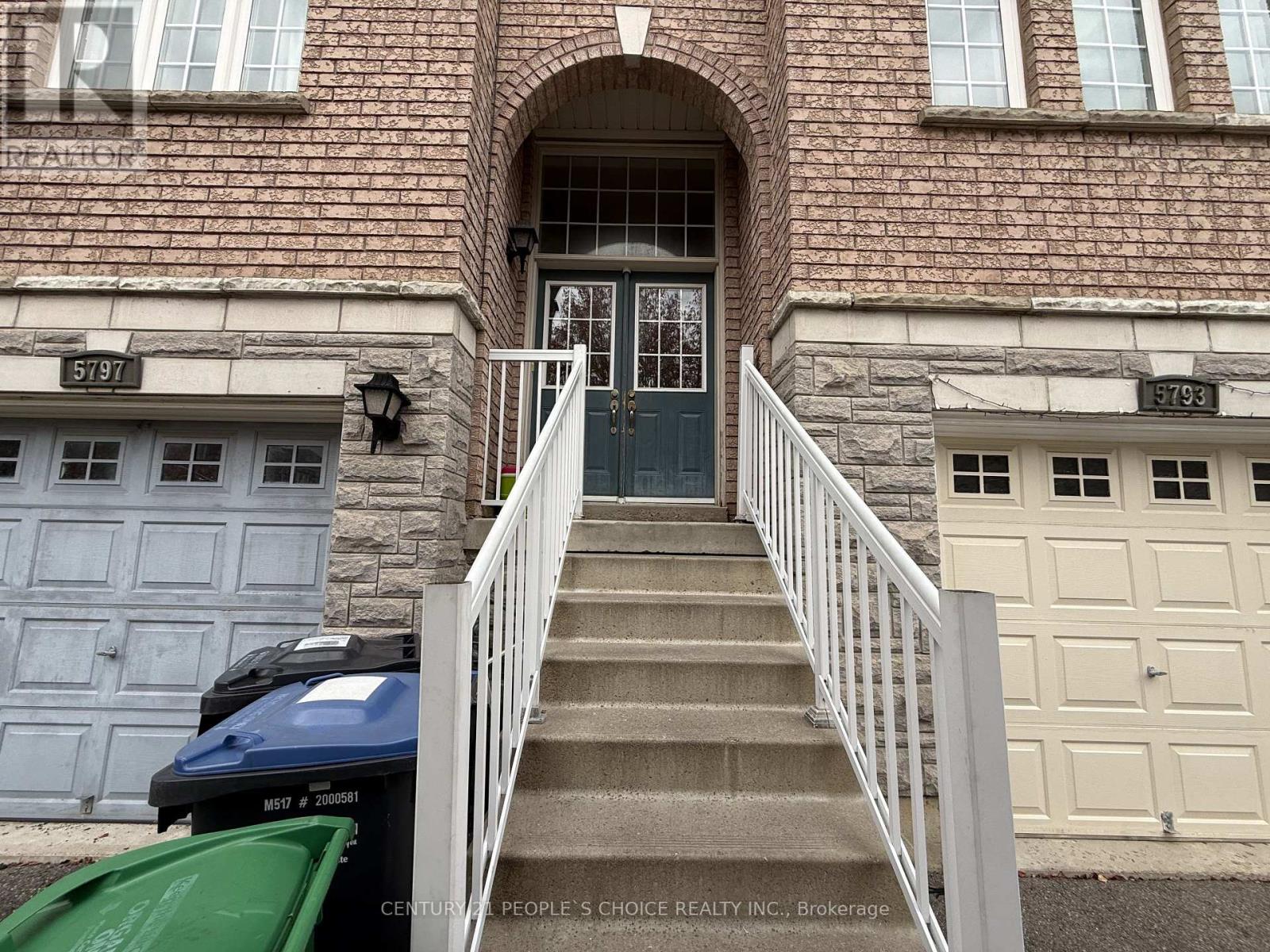 5797 Tiz Road, Mississauga, Ontario  L5R 0B4 - Photo 2 - W12480201