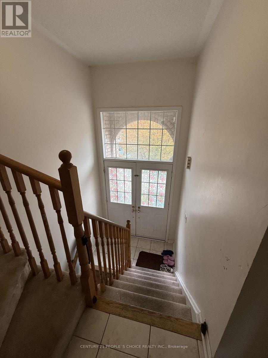 5797 Tiz Road, Mississauga, Ontario  L5R 0B4 - Photo 4 - W12480201