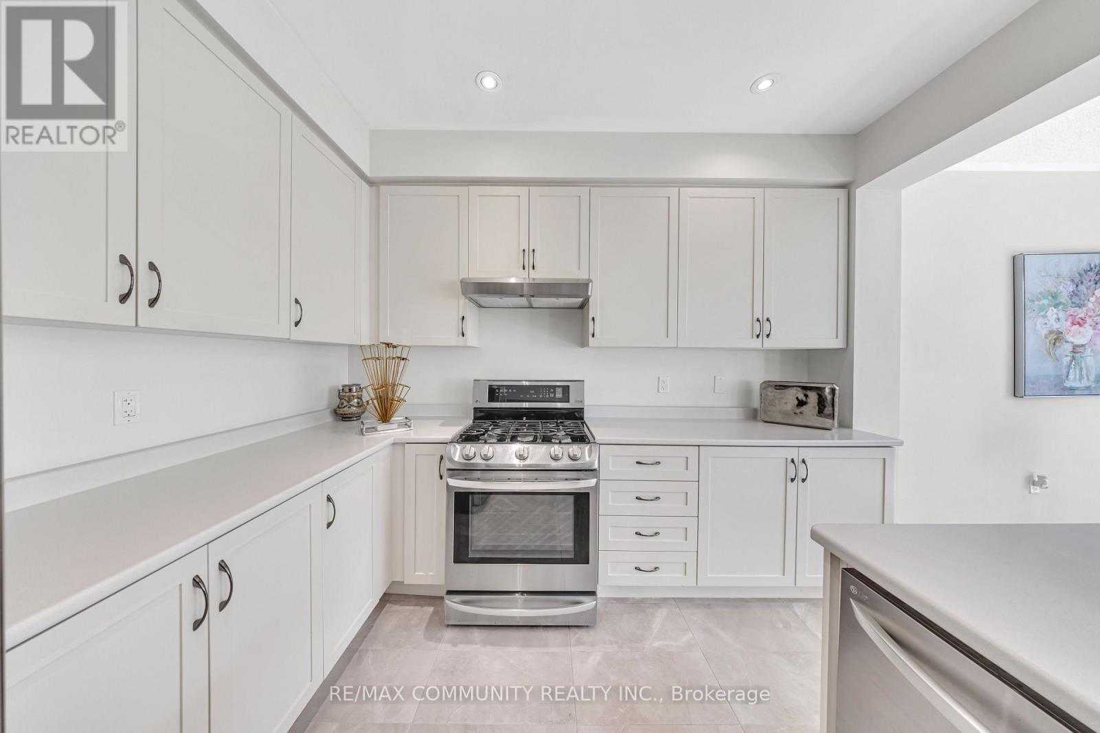209 Castle Oaks Crossing, Brampton, Ontario  L6P 3X3 - Photo 17 - W12480718