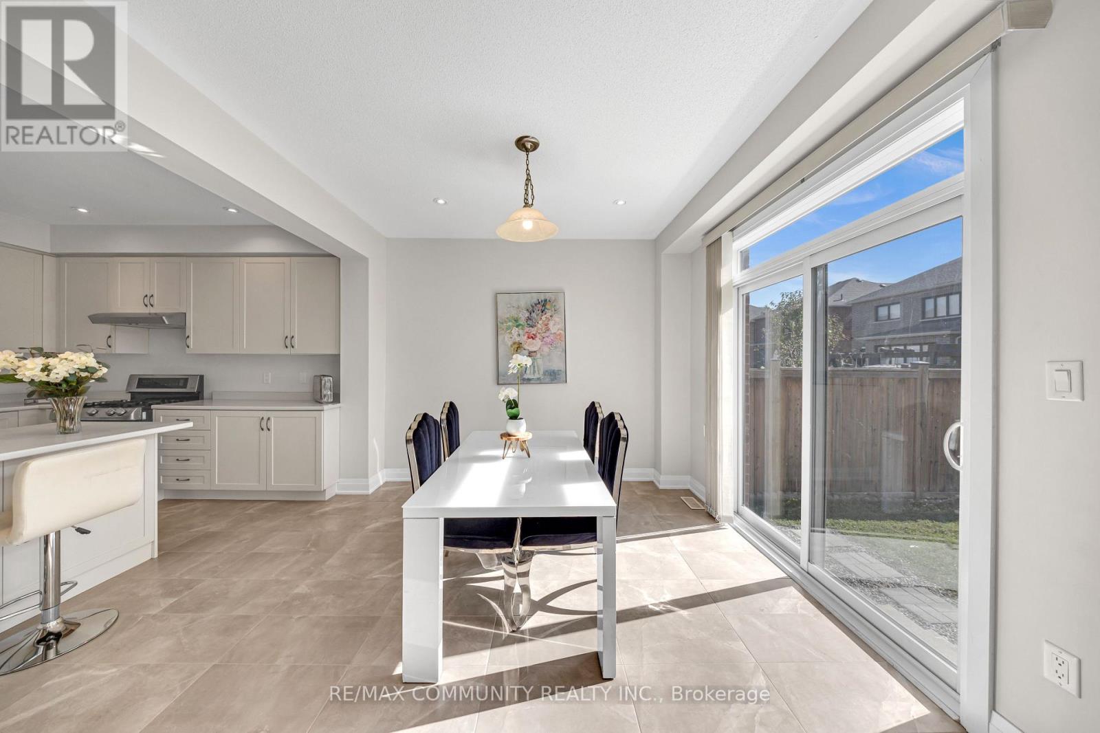 209 Castle Oaks Crossing, Brampton, Ontario  L6P 3X3 - Photo 27 - W12480718