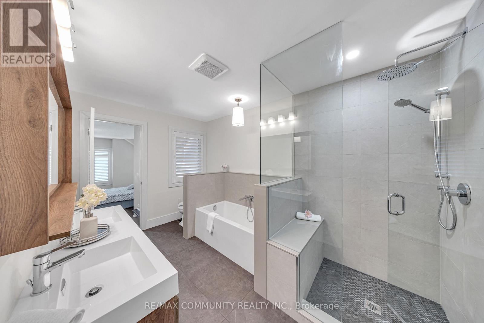 209 Castle Oaks Crossing, Brampton, Ontario  L6P 3X3 - Photo 31 - W12480718