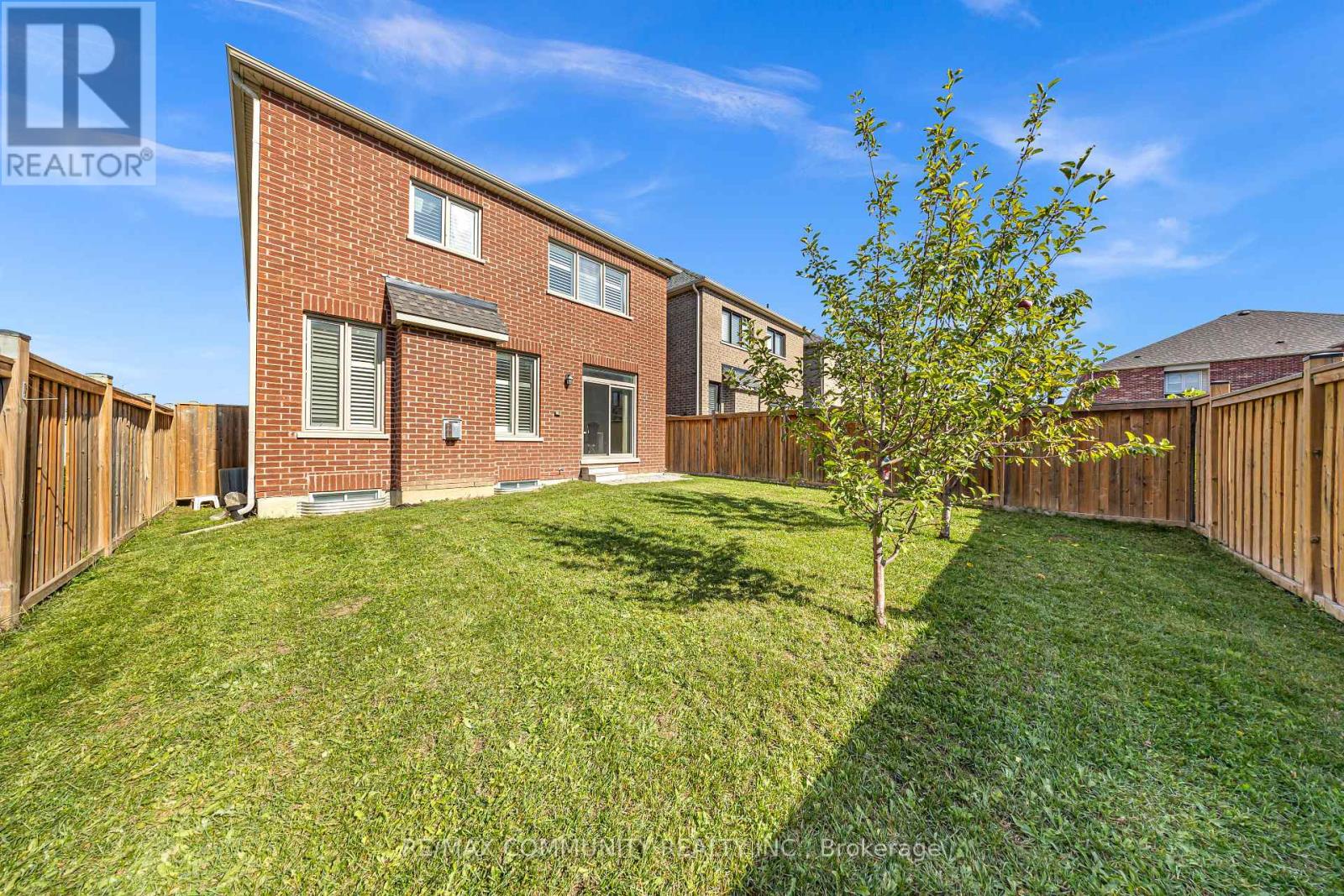 209 Castle Oaks Crossing, Brampton, Ontario  L6P 3X3 - Photo 49 - W12480718