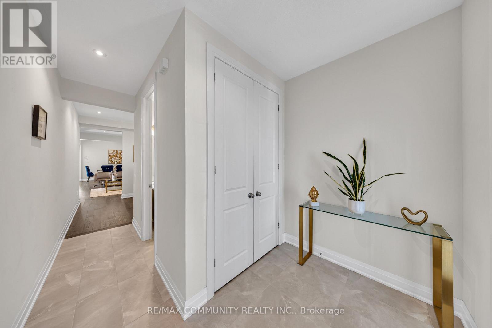 209 Castle Oaks Crossing, Brampton, Ontario  L6P 3X3 - Photo 6 - W12480718
