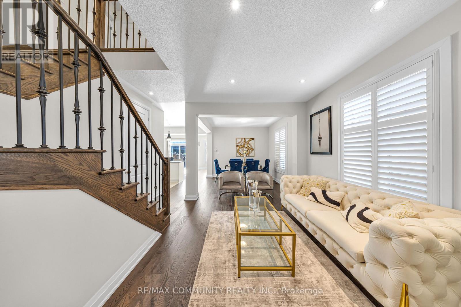 209 Castle Oaks Crossing, Brampton, Ontario  L6P 3X3 - Photo 9 - W12480718