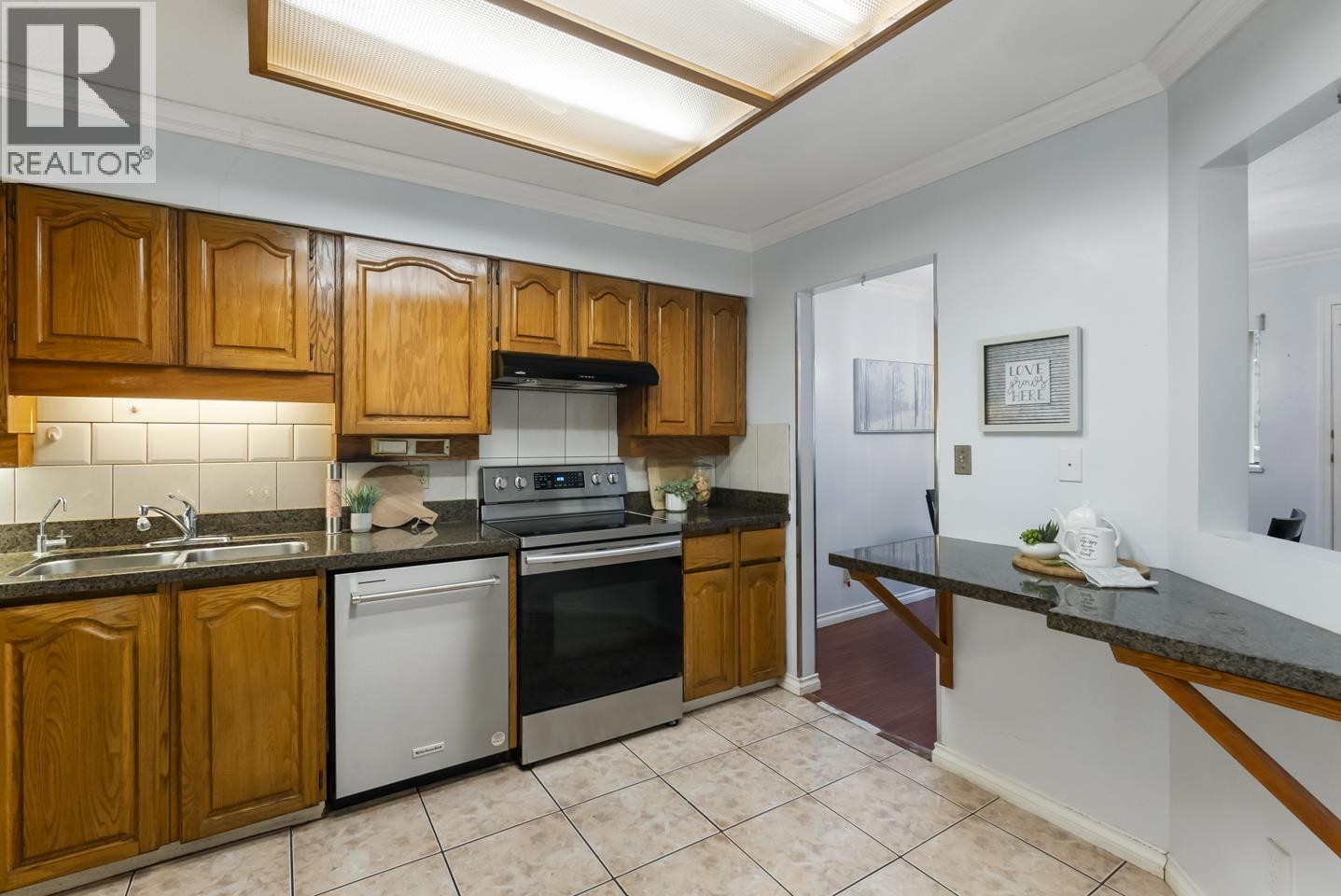 103 777 Eighth Street, New Westminster, British Columbia  V3N 3S7 - Photo 10 - R3052337