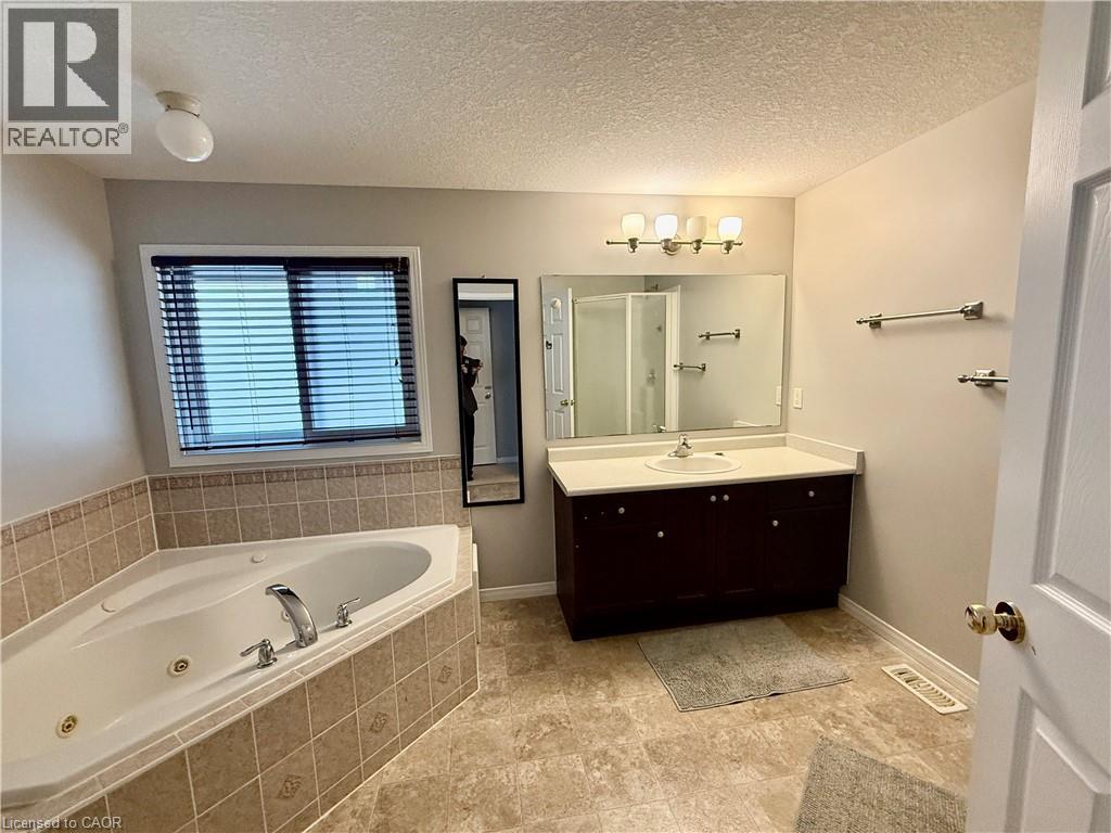 655 Violet Street, Waterloo, Ontario  N2V 2W1 - Photo 18 - 40781997