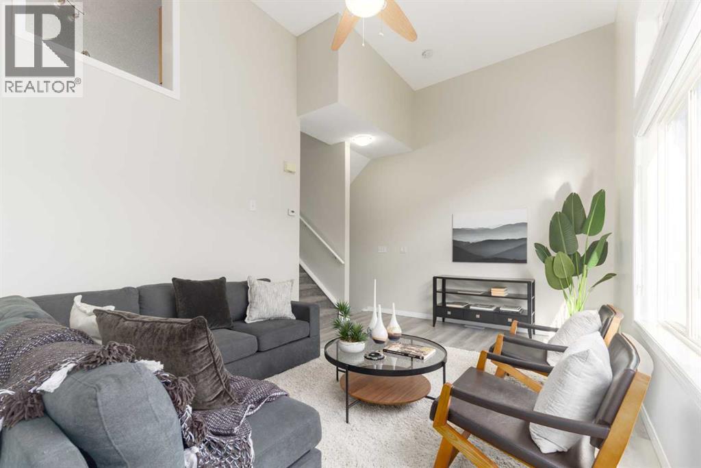 126 Everhollow Heights Sw, Calgary, Alberta  T2Y 5B4 - Photo 10 - A2264586
