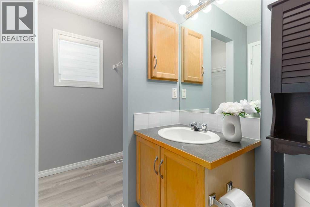 126 Everhollow Heights Sw, Calgary, Alberta  T2Y 5B4 - Photo 32 - A2264586