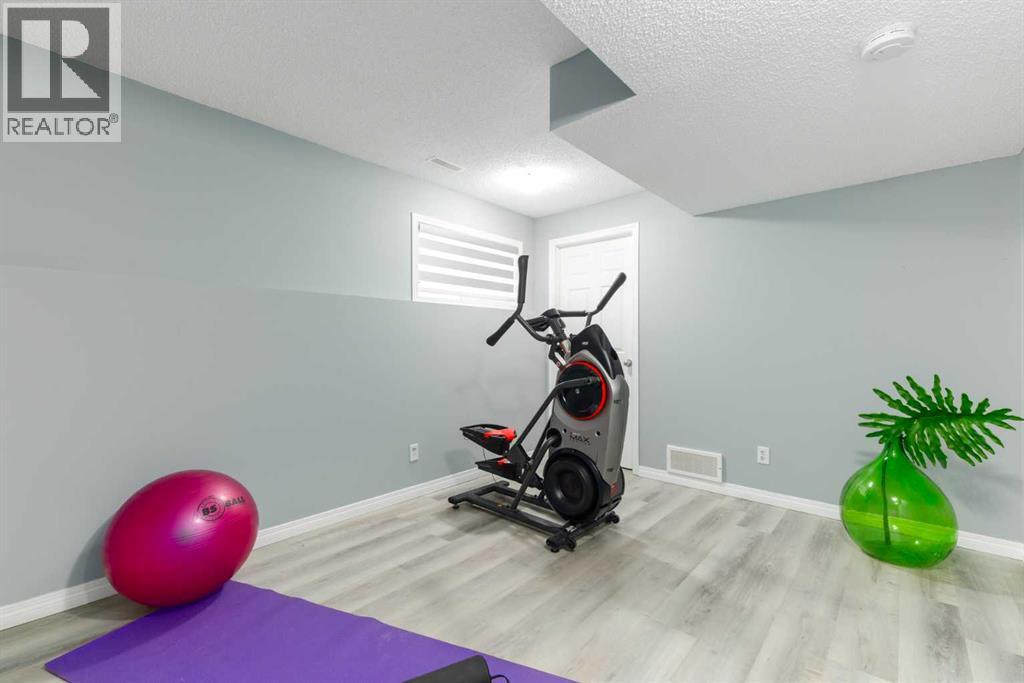 126 Everhollow Heights Sw, Calgary, Alberta  T2Y 5B4 - Photo 35 - A2264586