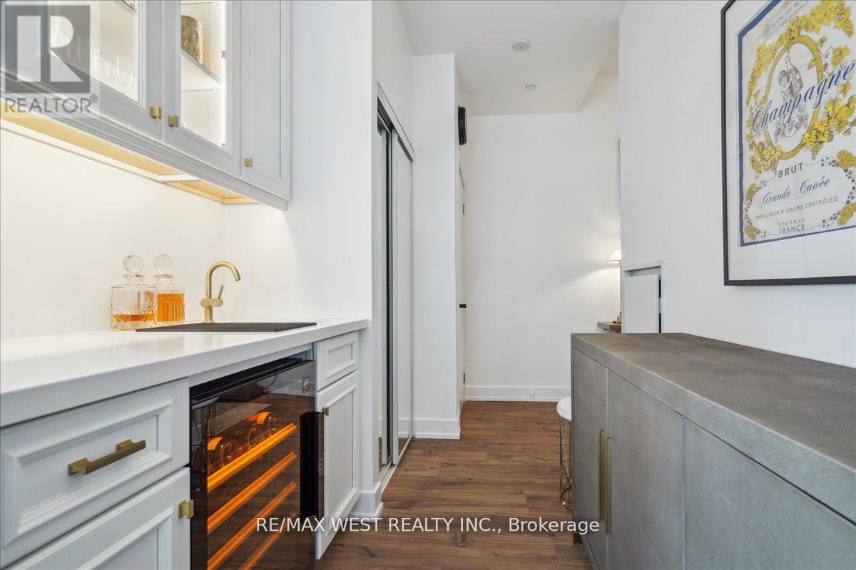 1010 - 75 The Donway W, Toronto, Ontario  M3C 2E9 - Photo 6 - C12481658