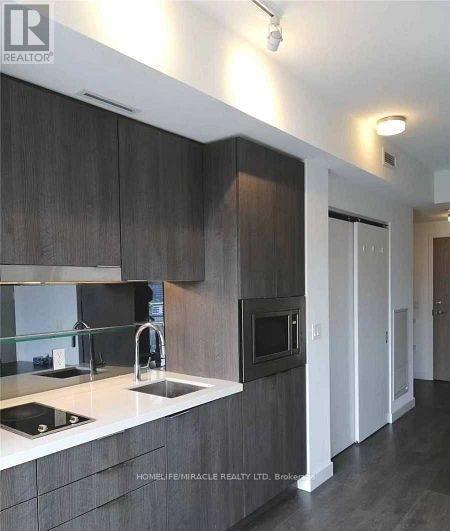 1810 - 215 Queen Street W, Toronto, Ontario  M5A 1S2 - Photo 13 - C12481695