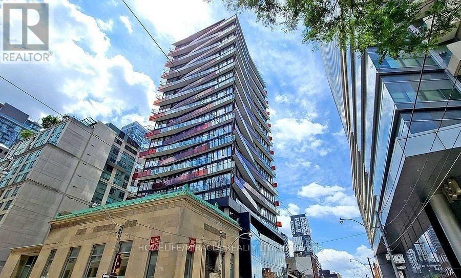 1810 - 215 Queen Street W, Toronto, Ontario  M5A 1S2 - Photo 2 - C12481695