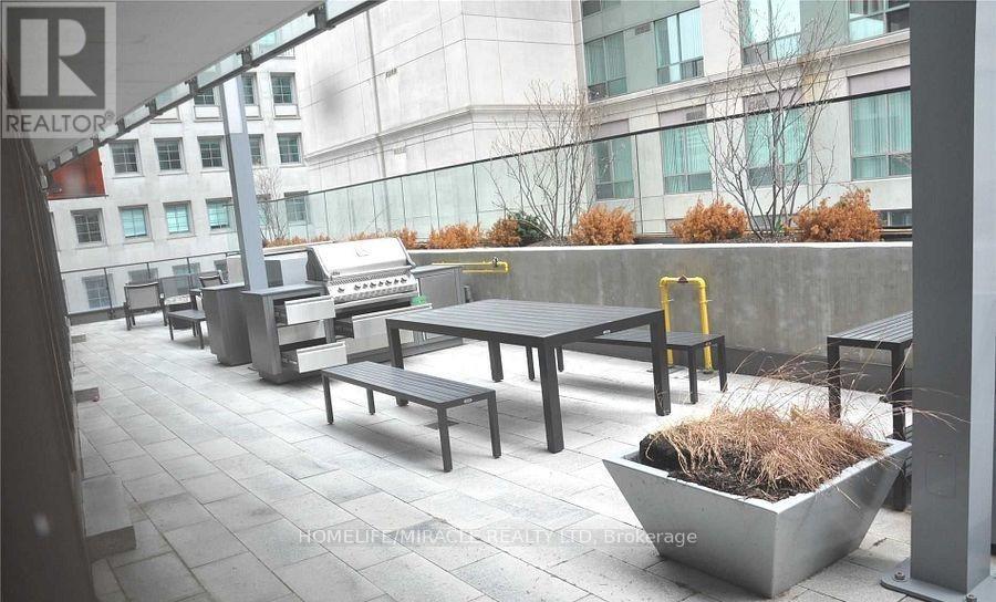 1810 - 215 Queen Street W, Toronto, Ontario  M5A 1S2 - Photo 7 - C12481695