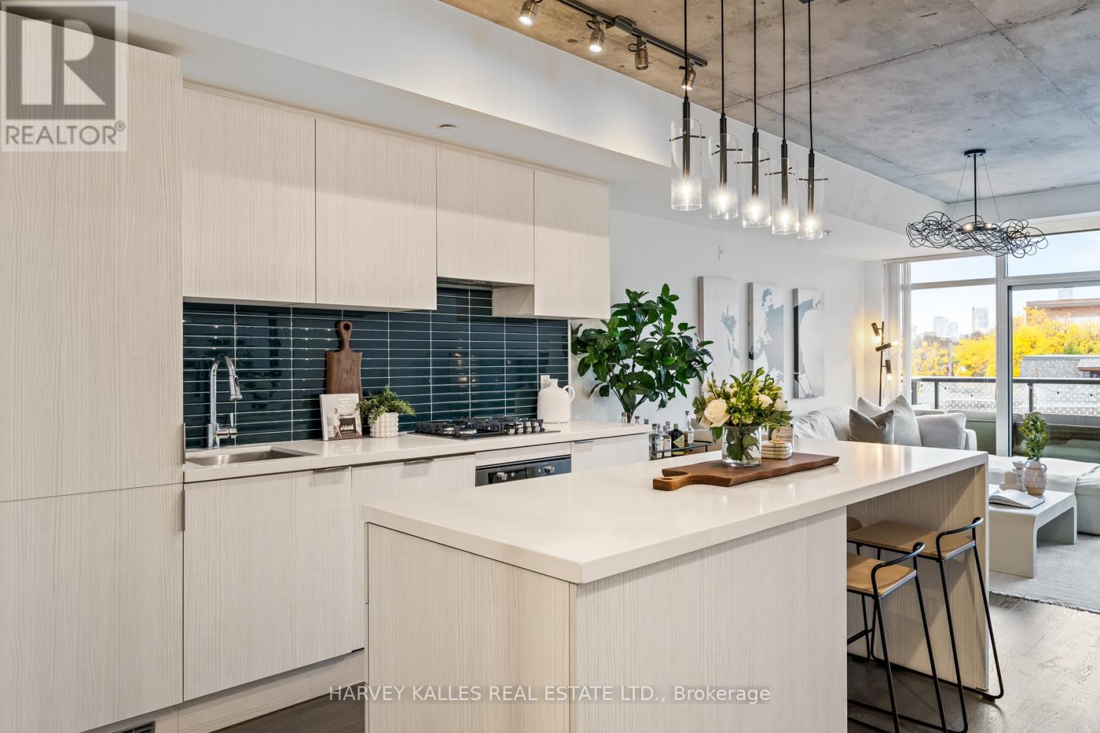 318 - 109 Ossington Avenue, Toronto, Ontario  M6J 0G1 - Photo 2 - C12481697