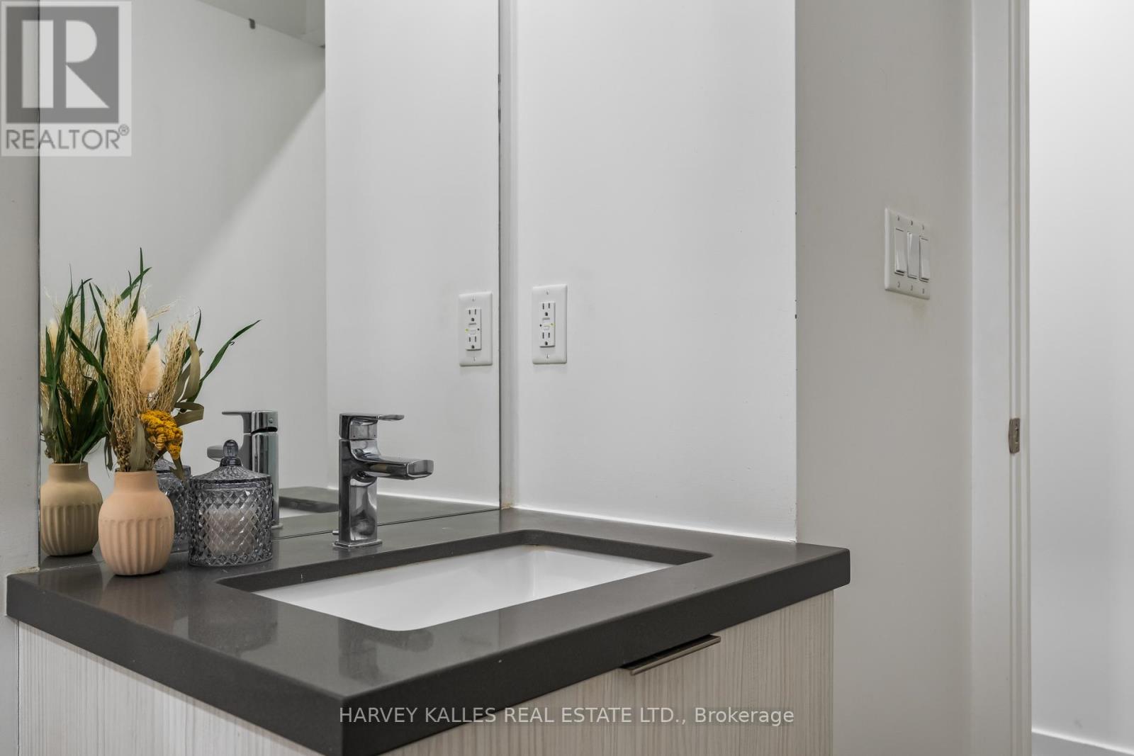 318 - 109 Ossington Avenue, Toronto, Ontario  M6J 0G1 - Photo 21 - C12481697