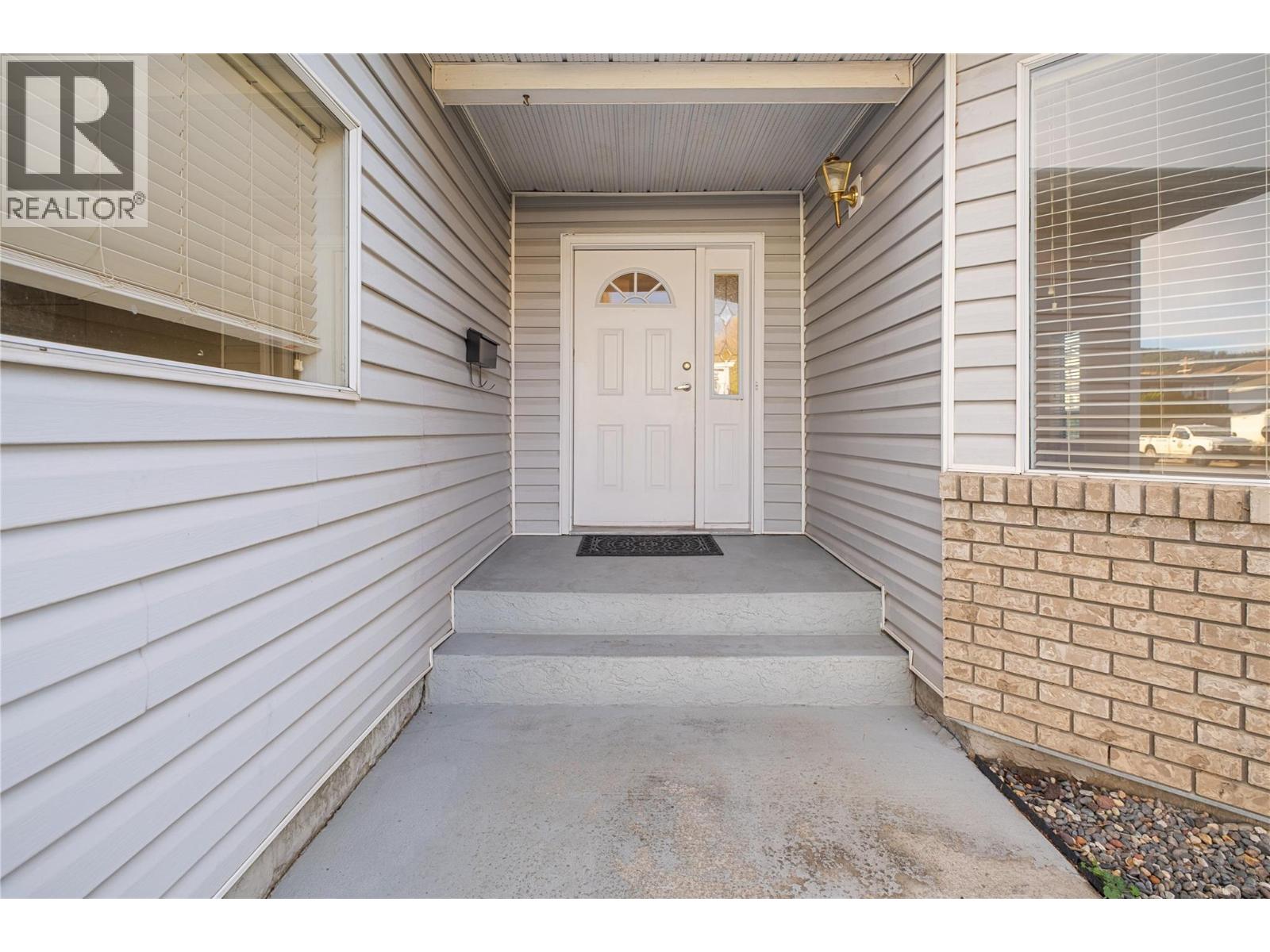 970 Keyes Court, Rutland, British Columbia  V1X 7C8 - Photo 5 - 10366750