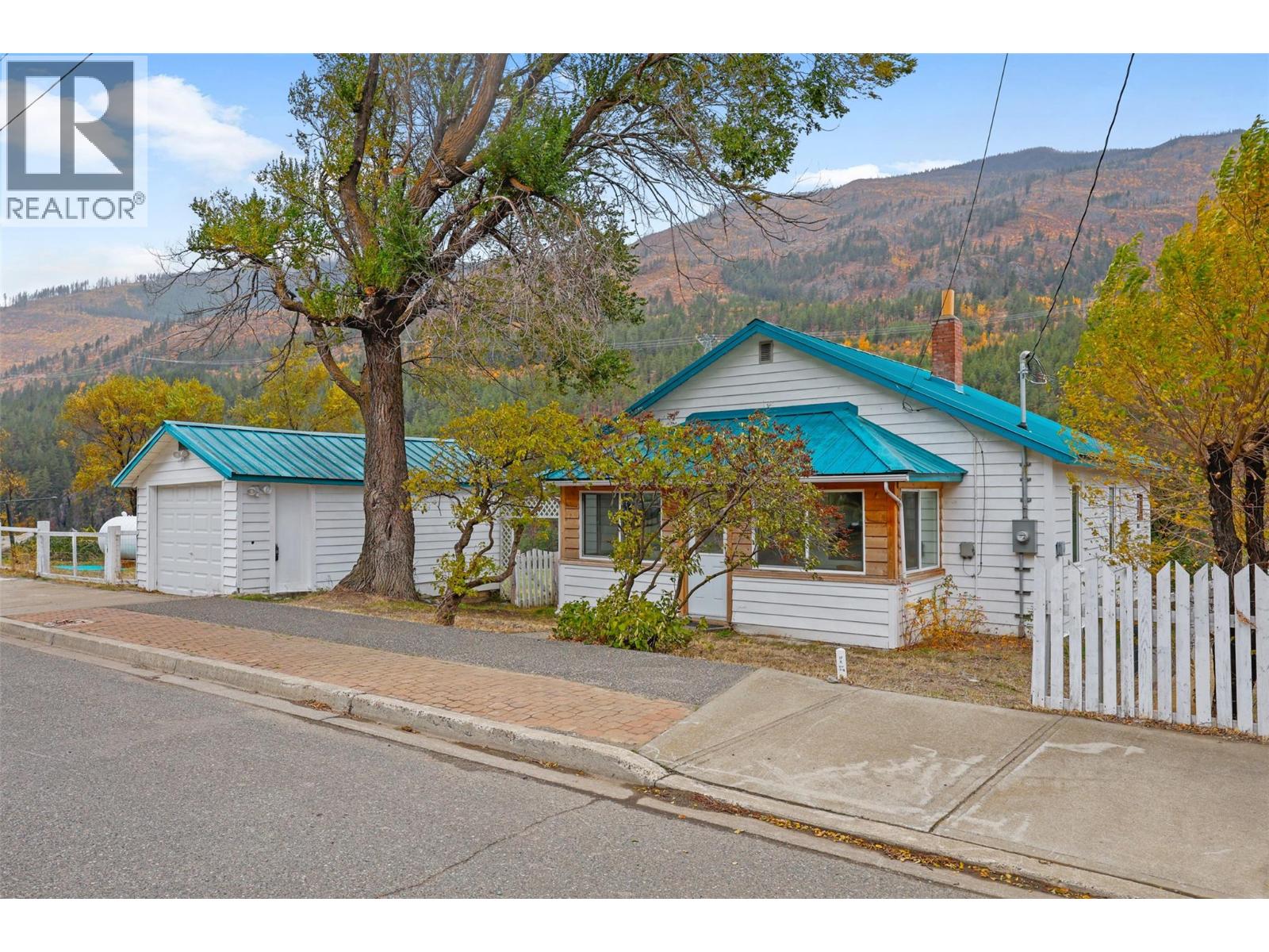 124 FRASER Street, Lytton, British Columbia