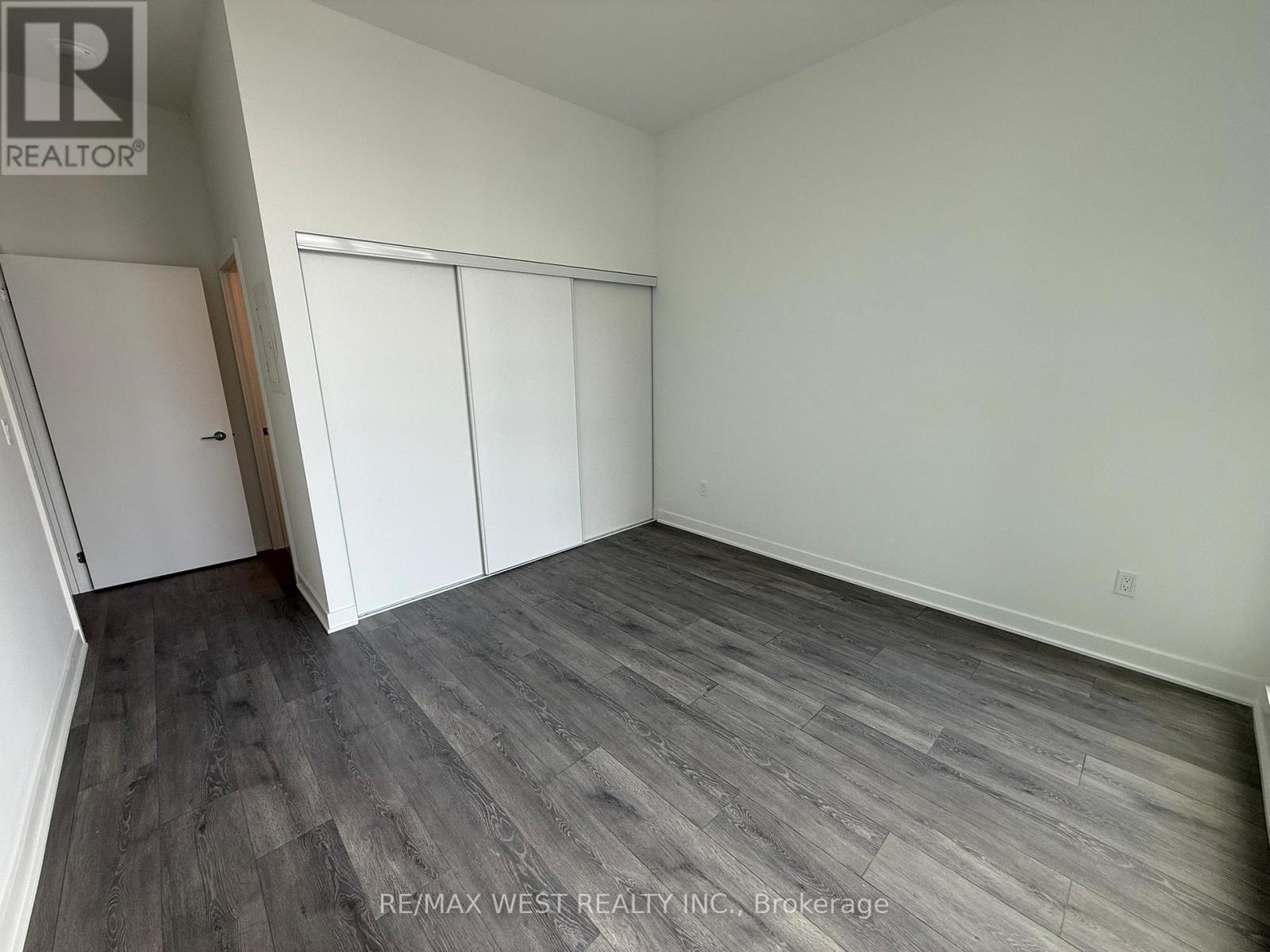 228 - 1007 The Queensway, Toronto, Ontario  M8Z 0C6 - Photo 5 - W12481665