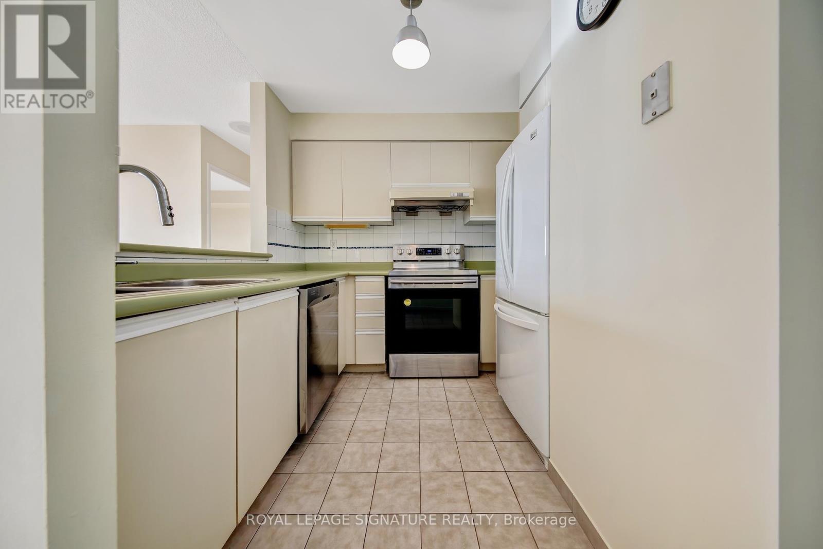 912 - 2177 Burnhamthorpe Road W, Mississauga, Ontario  L5L 5P9 - Photo 11 - W12481667