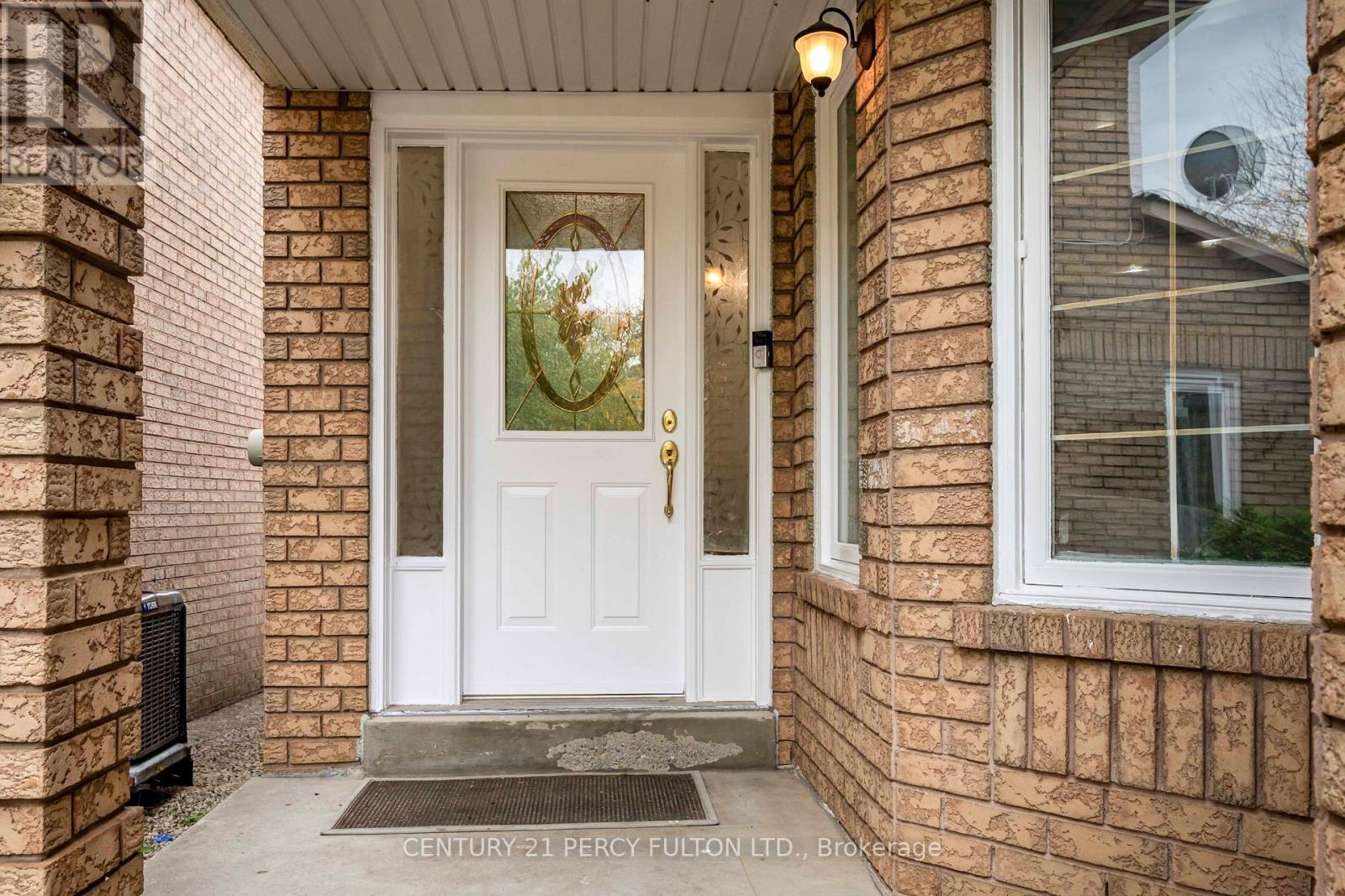 3933 Nightshade Lane, Mississauga, Ontario  L5N 7J4 - Photo 3 - W12481675