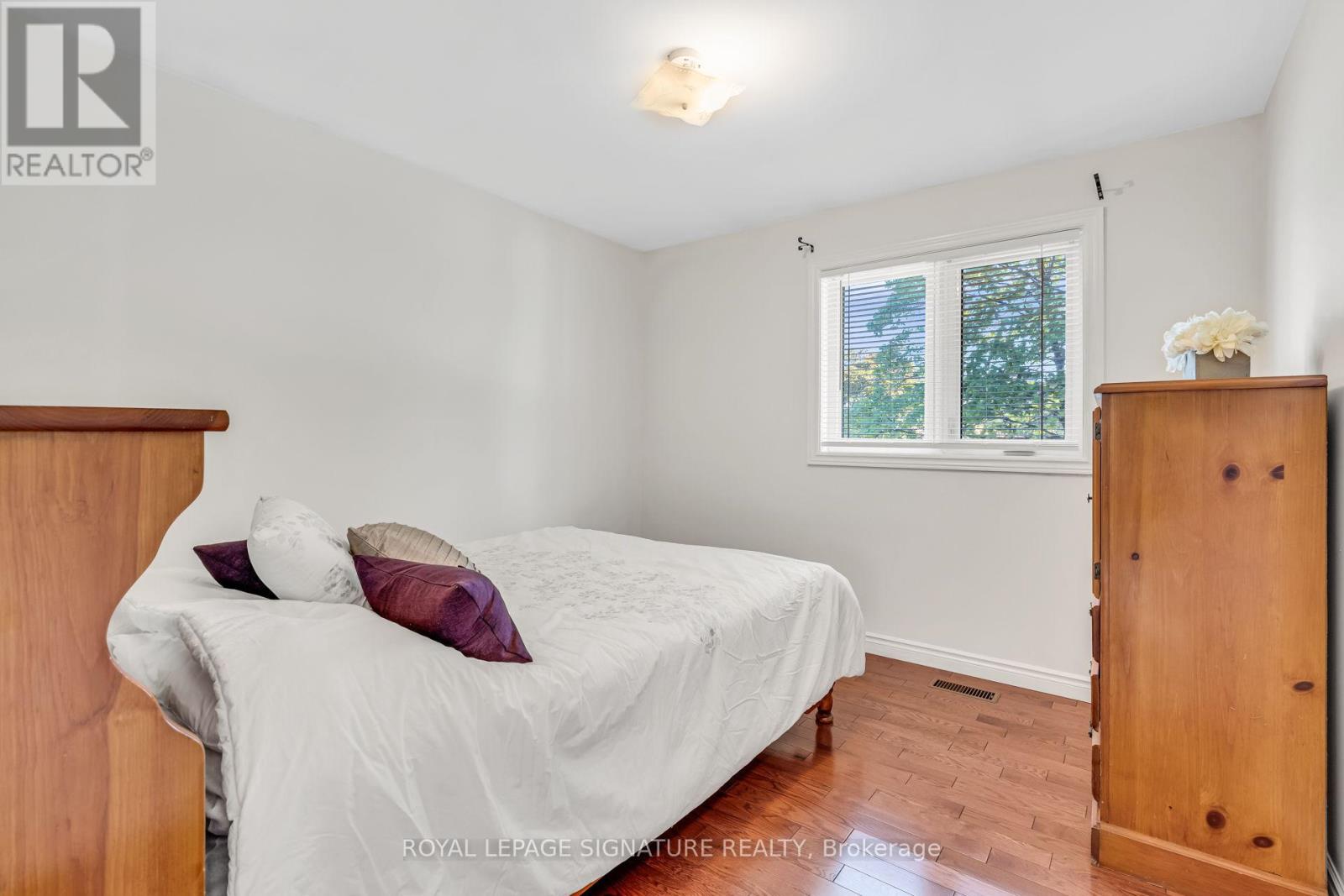 68 Mount Olive Drive, Toronto, Ontario  M9V 2C8 - Photo 15 - W12481676