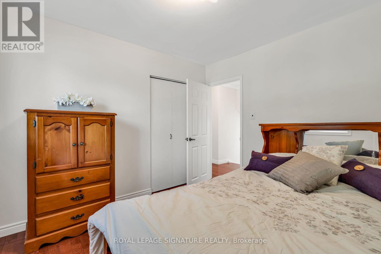 68 Mount Olive Drive, Toronto, Ontario  M9V 2C8 - Photo 17 - W12481676