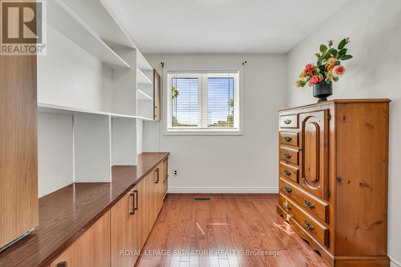 68 Mount Olive Drive, Toronto, Ontario  M9V 2C8 - Photo 21 - W12481676